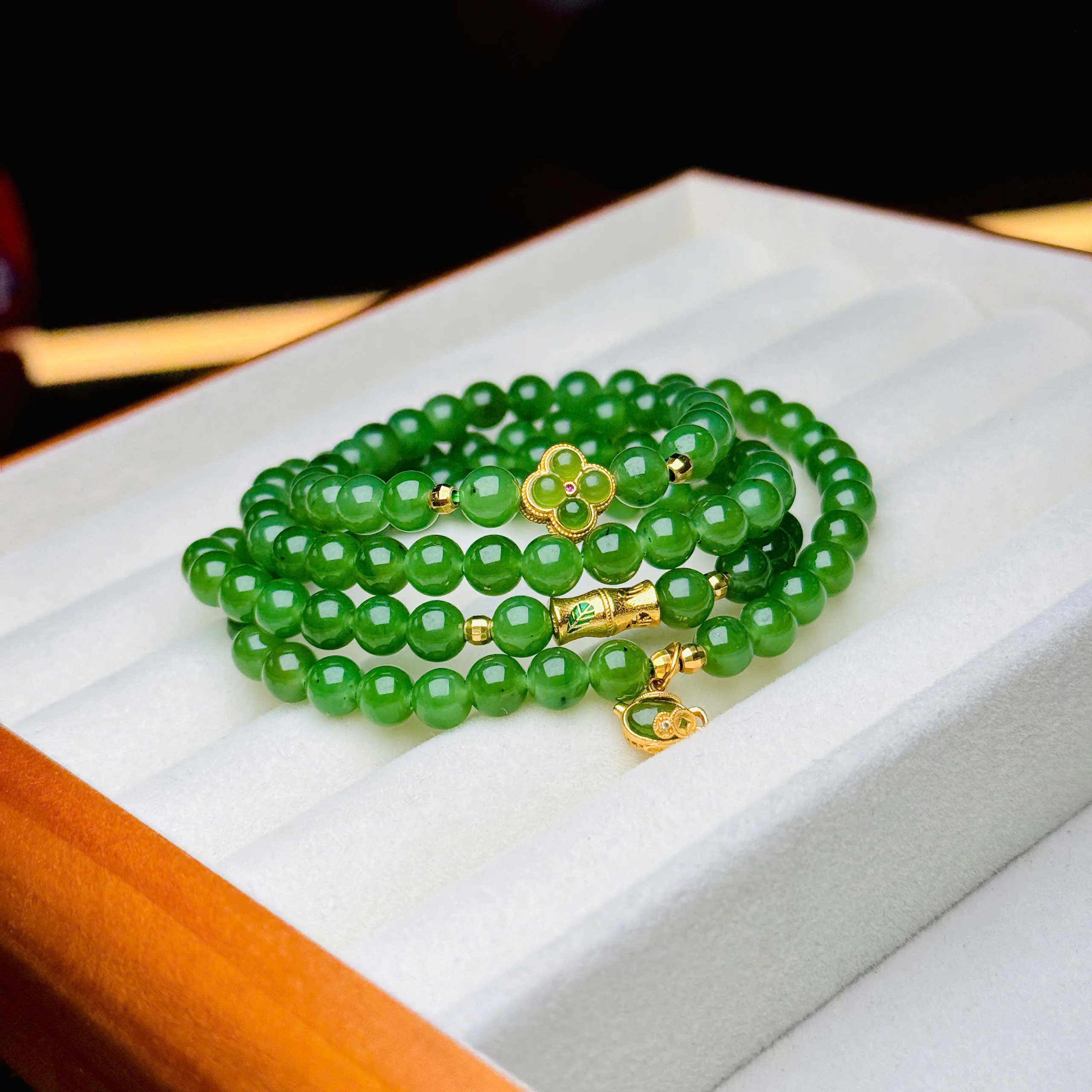 Ngọc bích mix charm bạc mạ